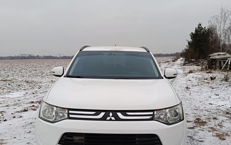 Mitsubishi Outlander III рестайлинг 3, 2013 год, 2 050 000 рублей, 20 фотография