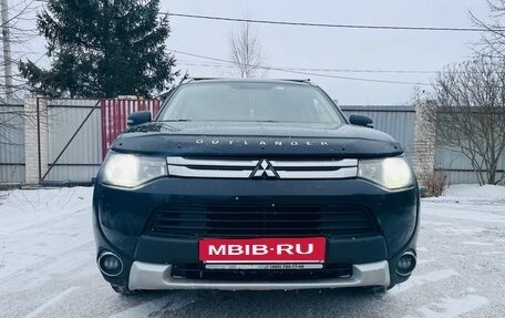 Mitsubishi Outlander III рестайлинг 3, 2014 год, 1 500 000 рублей, 3 фотография