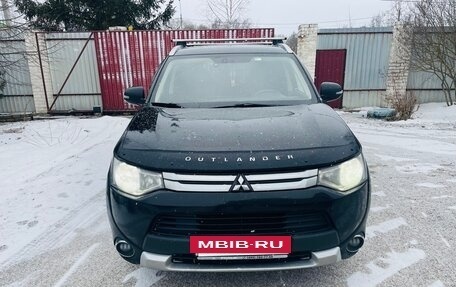 Mitsubishi Outlander III рестайлинг 3, 2014 год, 1 500 000 рублей, 4 фотография