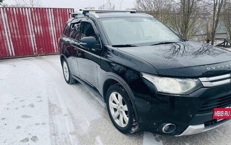 Mitsubishi Outlander III рестайлинг 3, 2014 год, 1 500 000 рублей, 5 фотография