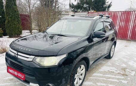 Mitsubishi Outlander III рестайлинг 3, 2014 год, 1 500 000 рублей, 2 фотография