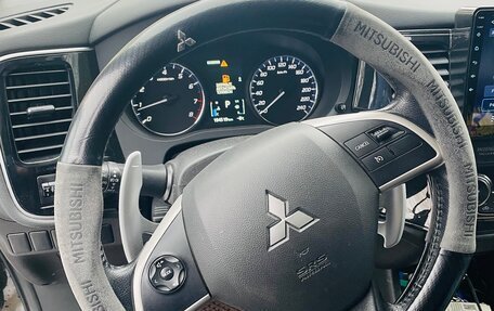 Mitsubishi Outlander III рестайлинг 3, 2014 год, 1 500 000 рублей, 15 фотография