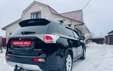 Mitsubishi Outlander III рестайлинг 3, 2014 год, 1 500 000 рублей, 7 фотография