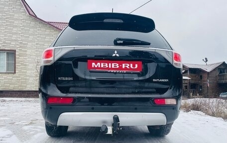 Mitsubishi Outlander III рестайлинг 3, 2014 год, 1 500 000 рублей, 10 фотография