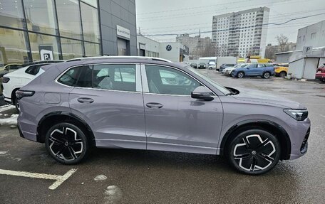 Volkswagen Tiguan, 2024 год, 6 175 000 рублей, 7 фотография