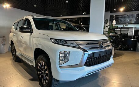 Mitsubishi Montero Sport, 2023 год, 6 200 000 рублей, 6 фотография