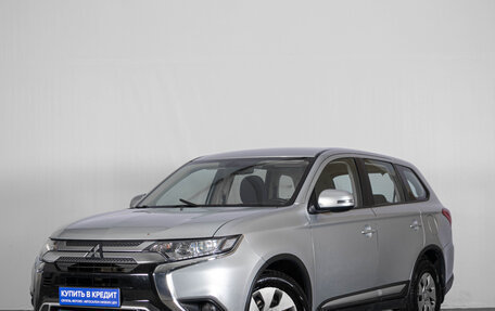 Mitsubishi Outlander III рестайлинг 3, 2021 год, 2 349 000 рублей, 2 фотография