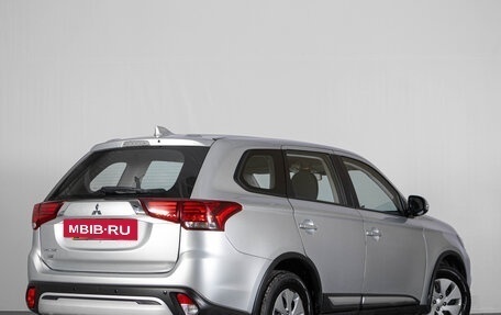 Mitsubishi Outlander III рестайлинг 3, 2021 год, 2 349 000 рублей, 3 фотография