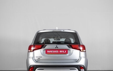 Mitsubishi Outlander III рестайлинг 3, 2021 год, 2 349 000 рублей, 4 фотография