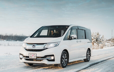 Honda Stepwgn IV, 2016 год, 2 300 000 рублей, 2 фотография