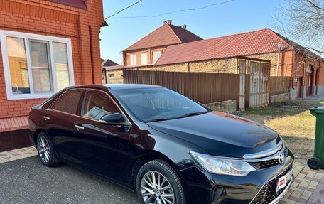 Toyota Camry, 2015 год, 1 980 000 рублей, 2 фотография