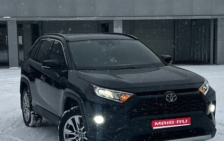 Toyota RAV4, 2020 год, 4 100 000 рублей, 1 фотография