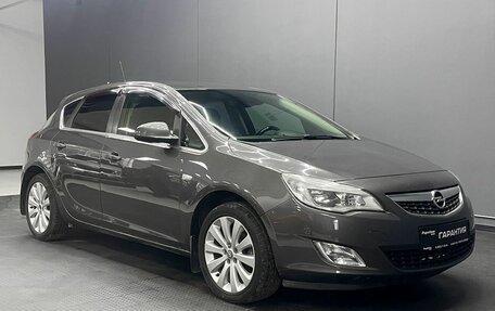 Opel Astra J, 2010 год, 790 000 рублей, 3 фотография