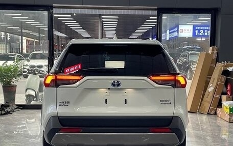 Toyota RAV4, 2021 год, 3 270 000 рублей, 5 фотография