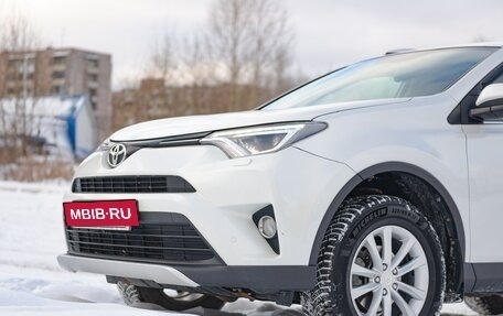 Toyota RAV4, 2016 год, 2 650 000 рублей, 10 фотография