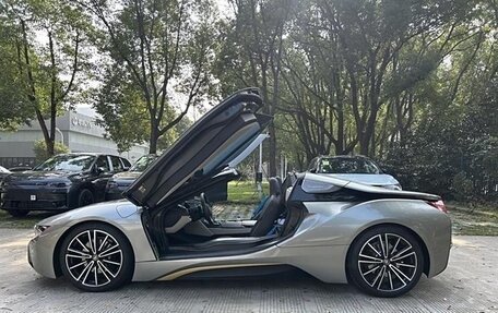 BMW i8 I рестайлинг, 2019 год, 10 170 000 рублей, 6 фотография