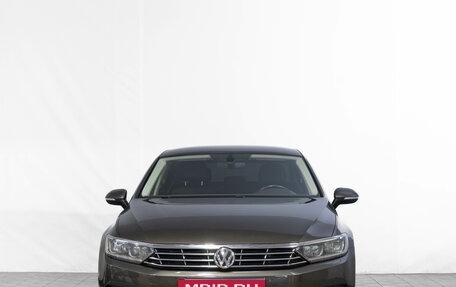 Volkswagen Passat B8 рестайлинг, 2015 год, 1 759 000 рублей, 2 фотография