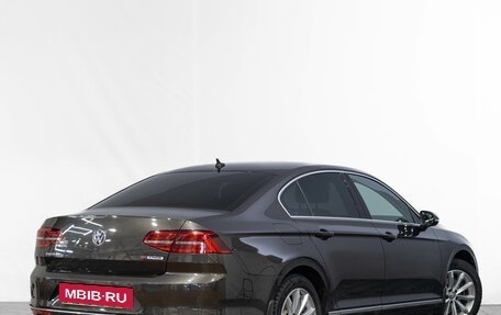 Volkswagen Passat B8 рестайлинг, 2015 год, 1 759 000 рублей, 4 фотография