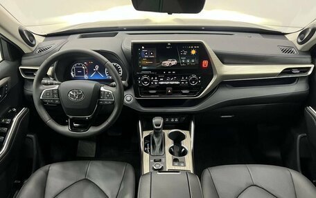 Toyota Highlander, 2024 год, 6 299 000 рублей, 14 фотография