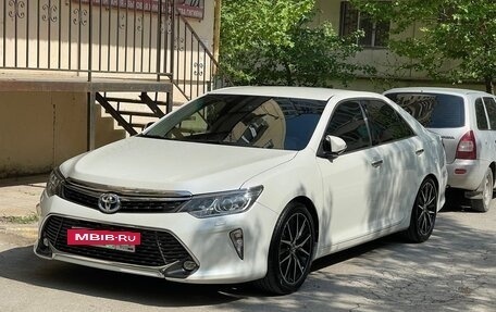 Toyota Camry, 2016 год, 2 650 000 рублей, 4 фотография