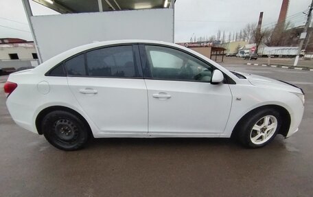 Chevrolet Cruze II, 2010 год, 790 000 рублей, 3 фотография