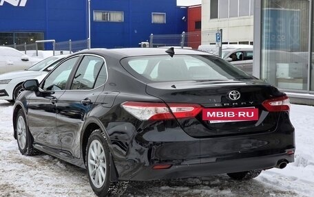 Toyota Camry, 2021 год, 3 299 000 рублей, 6 фотография