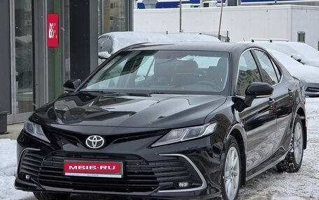 Toyota Camry, 2021 год, 3 299 000 рублей, 2 фотография