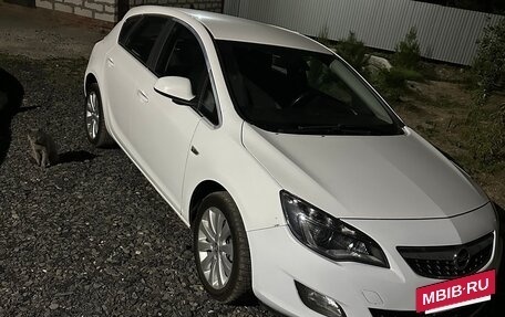 Opel Astra J, 2012 год, 980 000 рублей, 2 фотография