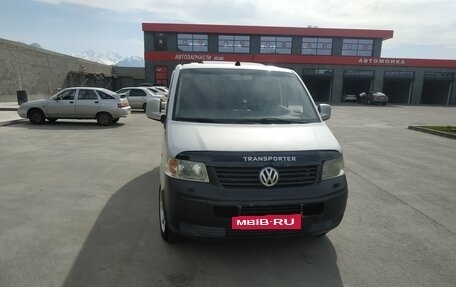 Volkswagen Transporter T5 рестайлинг, 2004 год, 900 000 рублей, 3 фотография