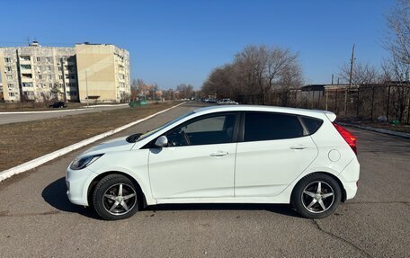 Hyundai Solaris II рестайлинг, 2011 год, 950 000 рублей, 3 фотография