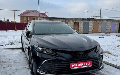 Toyota Camry, 2023 год, 4 230 000 рублей, 1 фотография