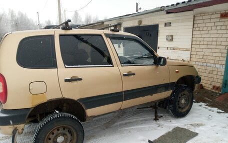 Chevrolet Niva I рестайлинг, 2004 год, 335 000 рублей, 2 фотография