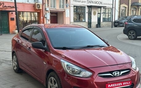 Hyundai Solaris II рестайлинг, 2013 год, 850 000 рублей, 2 фотография