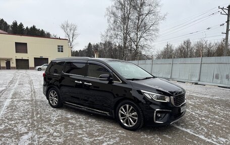 KIA Carnival III, 2018 год, 2 800 000 рублей, 1 фотография