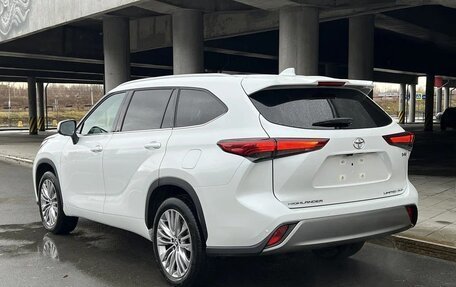 Toyota Highlander, 2024 год, 5 580 000 рублей, 10 фотография