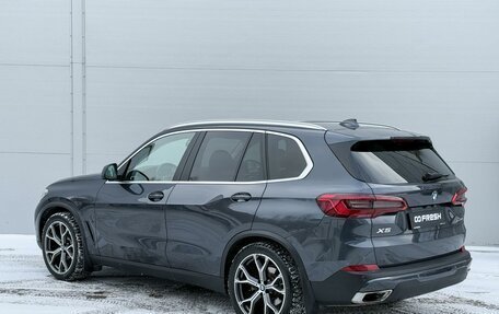 BMW X5, 2018 год, 5 875 000 рублей, 2 фотография