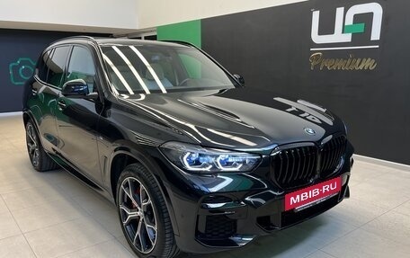 BMW X5, 2021 год, 10 300 000 рублей, 2 фотография