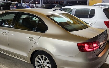 Volkswagen Jetta VI, 2012 год, 890 000 рублей, 3 фотография