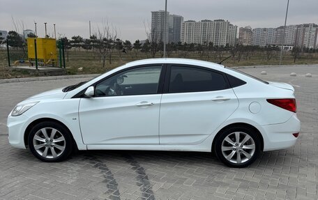 Hyundai Solaris II рестайлинг, 2013 год, 850 000 рублей, 2 фотография