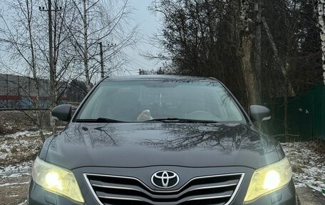 Toyota Camry, 2010 год, 1 280 000 рублей, 2 фотография