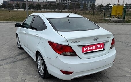 Hyundai Solaris II рестайлинг, 2013 год, 850 000 рублей, 3 фотография