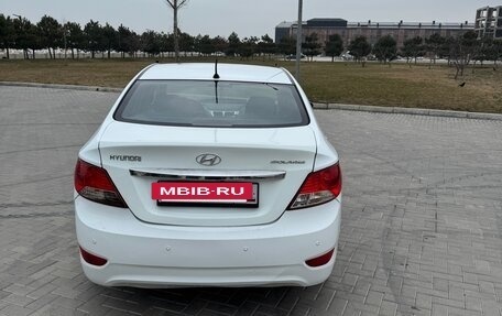 Hyundai Solaris II рестайлинг, 2013 год, 850 000 рублей, 4 фотография