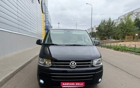 Volkswagen Multivan T5, 2011 год, 2 490 000 рублей, 2 фотография