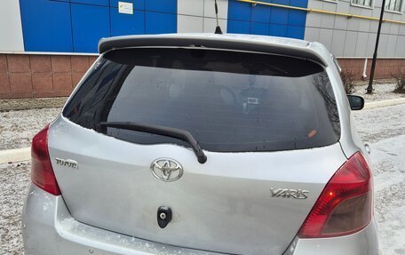 Toyota Yaris III рестайлинг, 2006 год, 650 000 рублей, 4 фотография