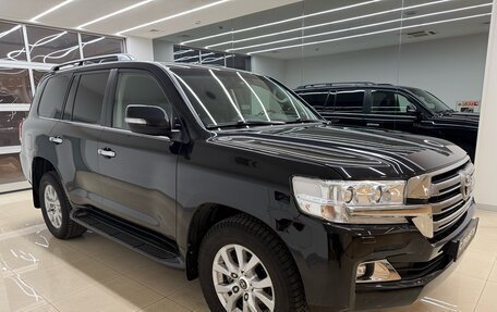 Toyota Land Cruiser 200, 2018 год, 6 800 000 рублей, 3 фотография