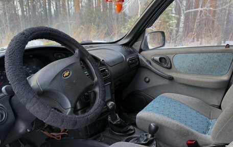 Chevrolet Niva I рестайлинг, 2005 год, 450 000 рублей, 1 фотография