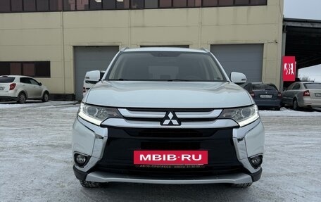 Mitsubishi Outlander III рестайлинг 3, 2016 год, 2 300 000 рублей, 3 фотография