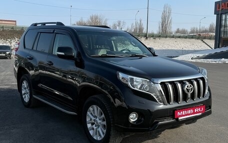 Toyota Land Cruiser Prado 150 рестайлинг 2, 2015 год, 4 000 000 рублей, 3 фотография