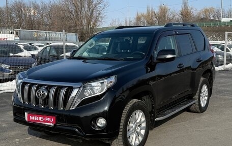 Toyota Land Cruiser Prado 150 рестайлинг 2, 2015 год, 4 000 000 рублей, 2 фотография