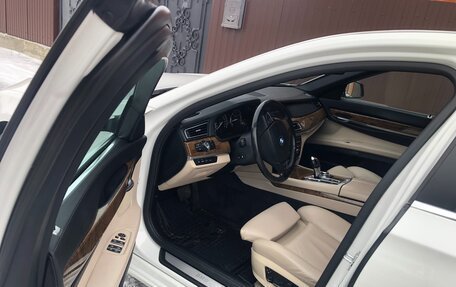 BMW 7 серия, 2010 год, 2 400 000 рублей, 27 фотография